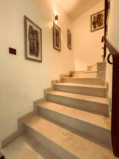 Others 5, Living Rooms