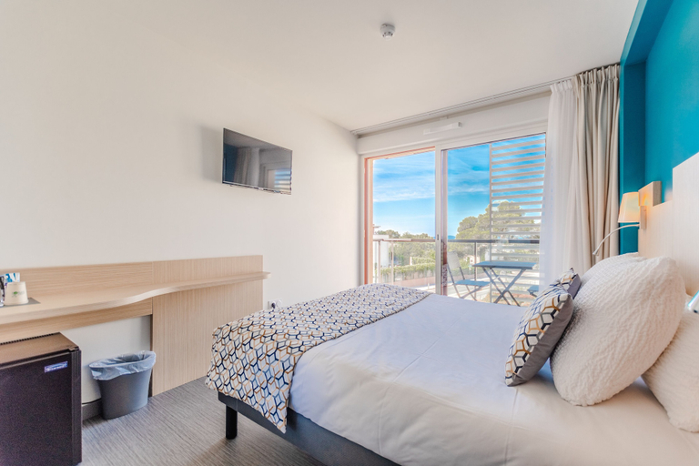 Bedroom 3, Sure Hotel by Best Western Saint-Raphael Le Dramont, Var