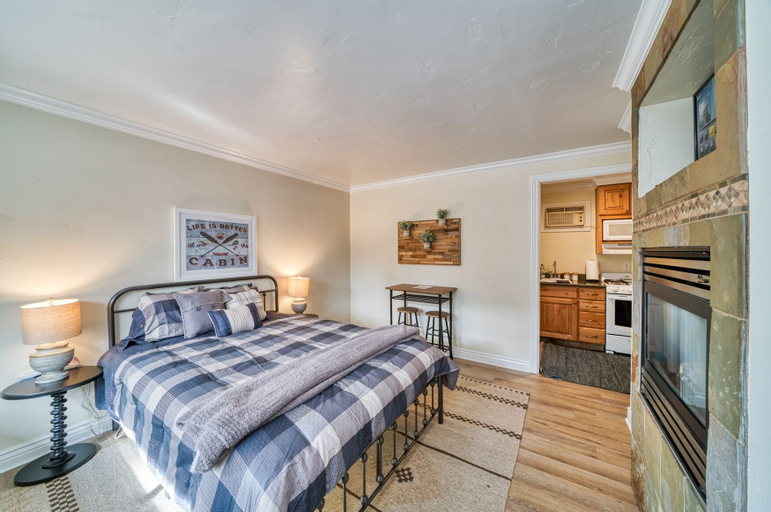 Bedroom 26