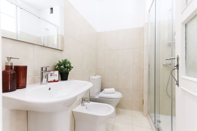 Bathroom, Almirante Balcony By Homing, Lisbon