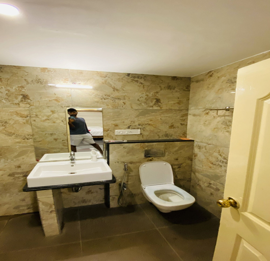 Bathroom 3, DFRONT Golden Palace, Namakkal