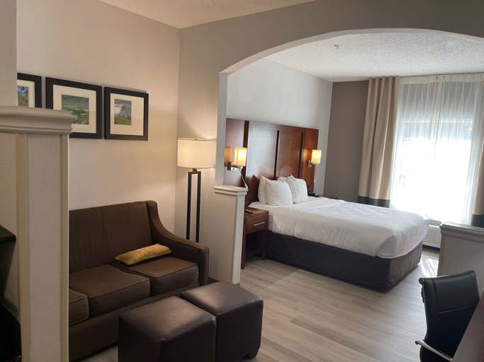 Bedroom 4, Comfort Suites Salisbury I-85, Rowan