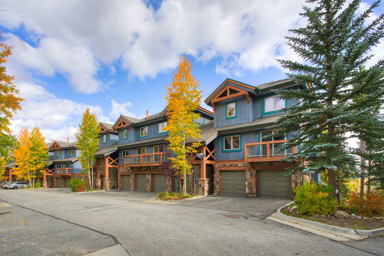 Exterior & Views 2, Los Pinos B24, Summit