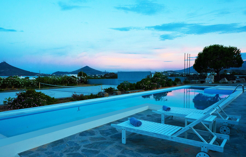 Sport & Beauty 5, Luxury Breathtaking Villa in Paros, South Aegean