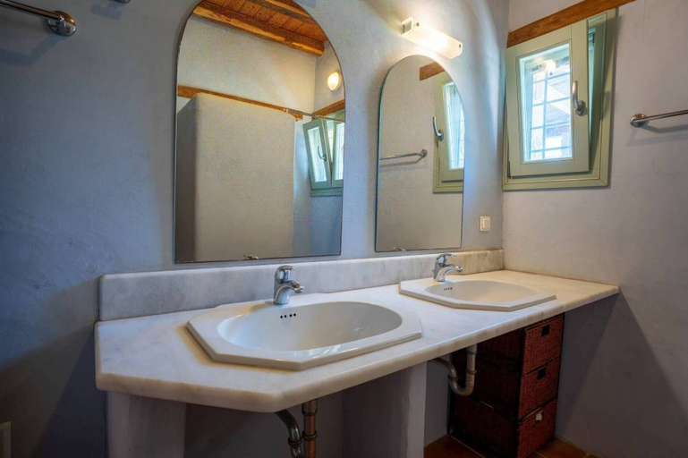 Bathroom 3, Luxury Breathtaking Villa in Paros, South Aegean