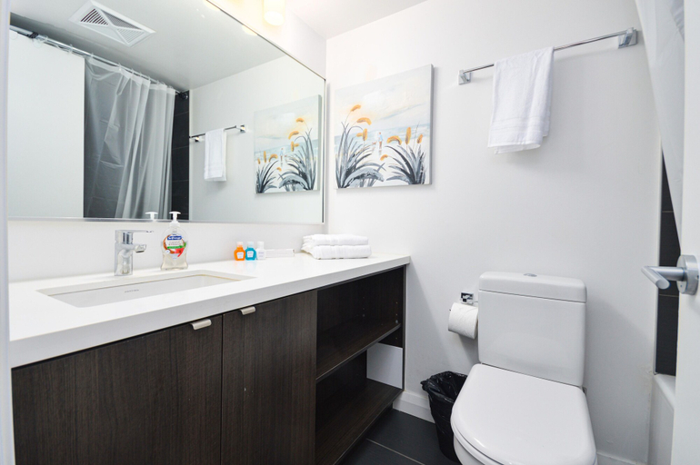 Bathroom 2, Yorkville Modern 1 Bedroom Suite Toronto, Toronto