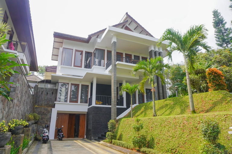 Villa Keluarga Thea Home Bandung, Bandung