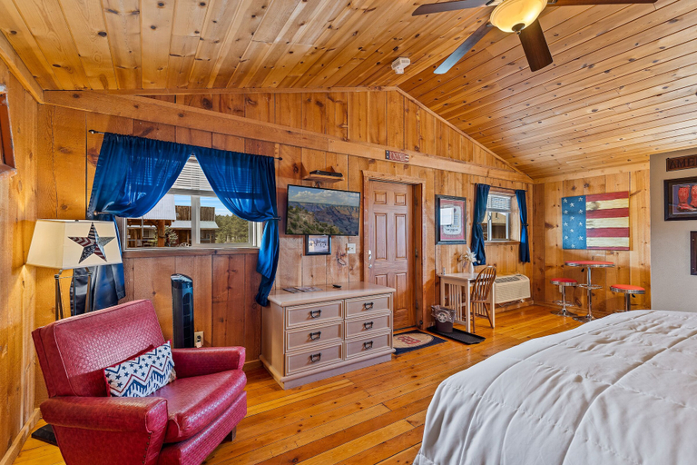 Bedroom 2, Trapper's Rendezvous, Coconino