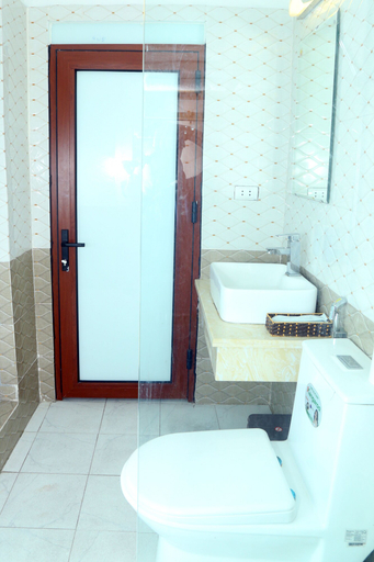 Bathroom 3, Luxury Airport Hotel & Travel, Sóc Sơn