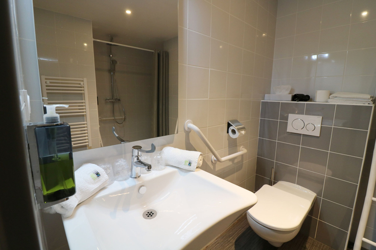 Bathroom 4, Sure Hotel by Best Western Saint-Raphael Le Dramont, Var