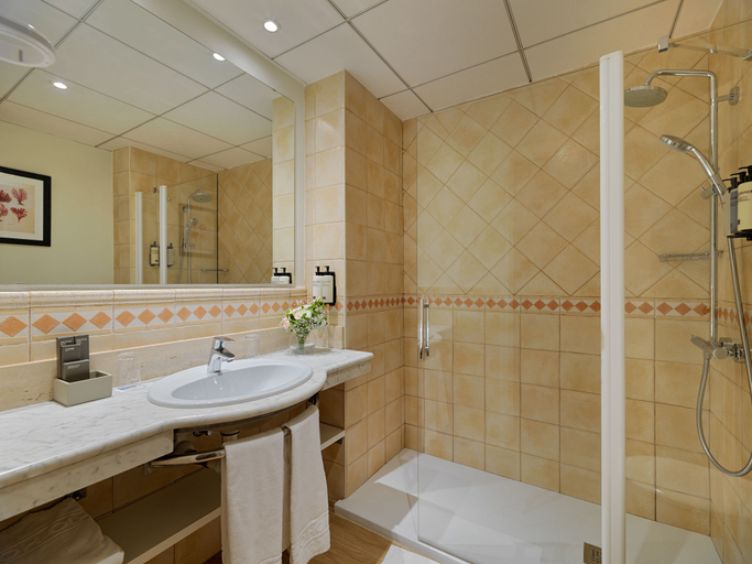 Bathroom 5, H10 Salou Princess, Tarragona