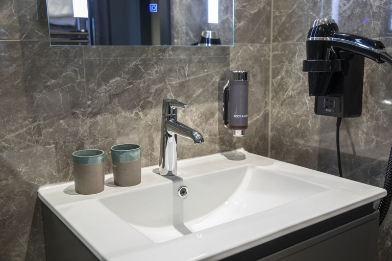 Bathroom 5, Hotel Lüneburger Heide, Heidekreis