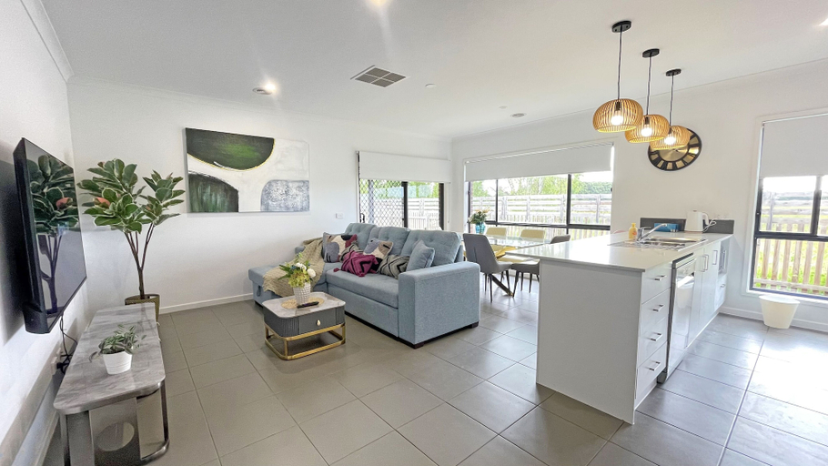 Others 4, Comfort Retreat Officer, Cardinia - Pakenham