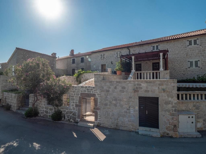 Exterior & Views 2, Amfora Family Apartments Rezevici