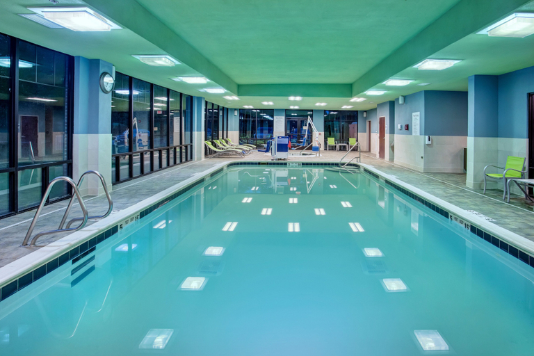 Sport & Beauty 2, Holiday Inn Express & Suites ROCHESTER WEBSTER, Monroe
