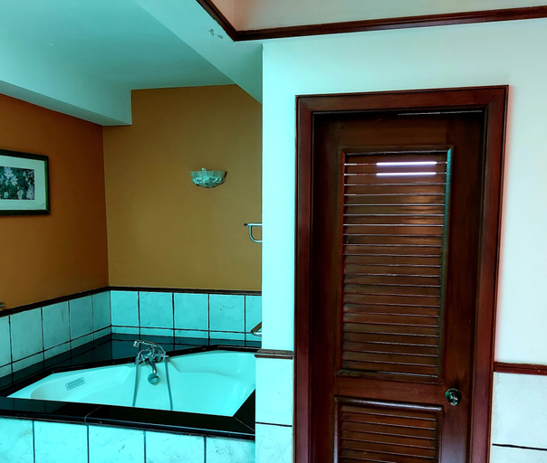 Bathroom 3, Alpine LXPD Full Seaview Water Chalet, Port Dickson