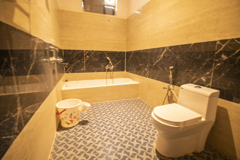 Bathroom 3, Dream View Heritage Resort, Hoshangabad