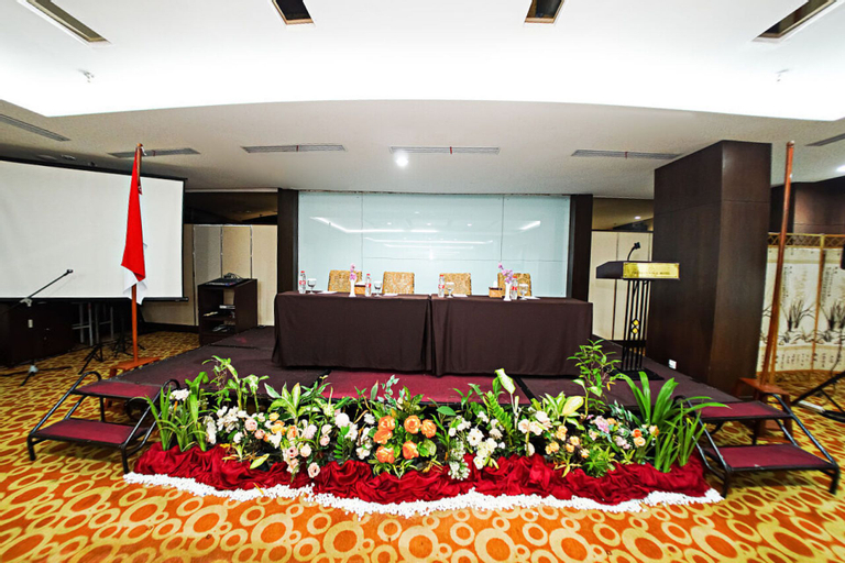 Business Facilities 24