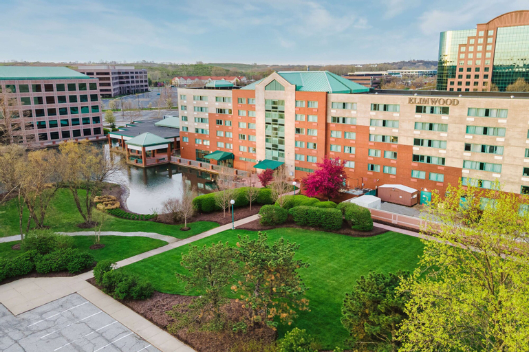 Elimwood Hotel, A Ramada by Wyndham, Saint Louis