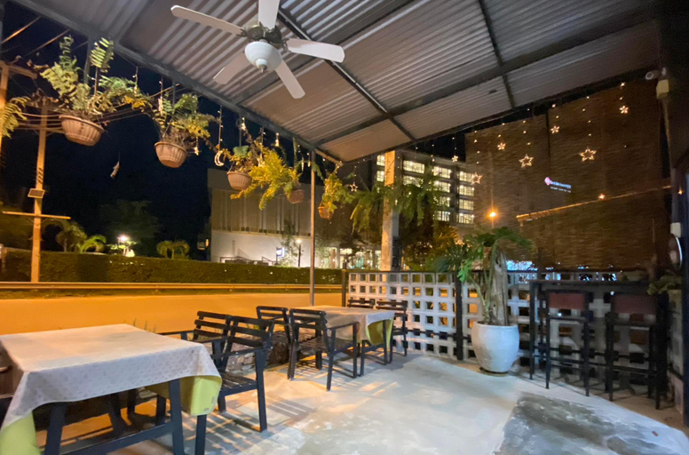 Food & Drinks 4, The Curve Residence, Hua Hin
