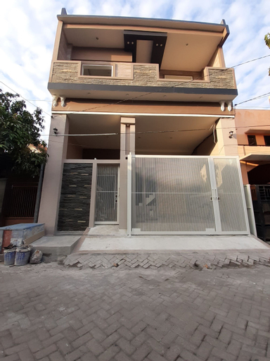 Exterior & Views 2, The Ritzy Zaza House, Surabaya