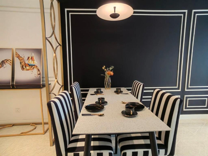 Dining Room 18