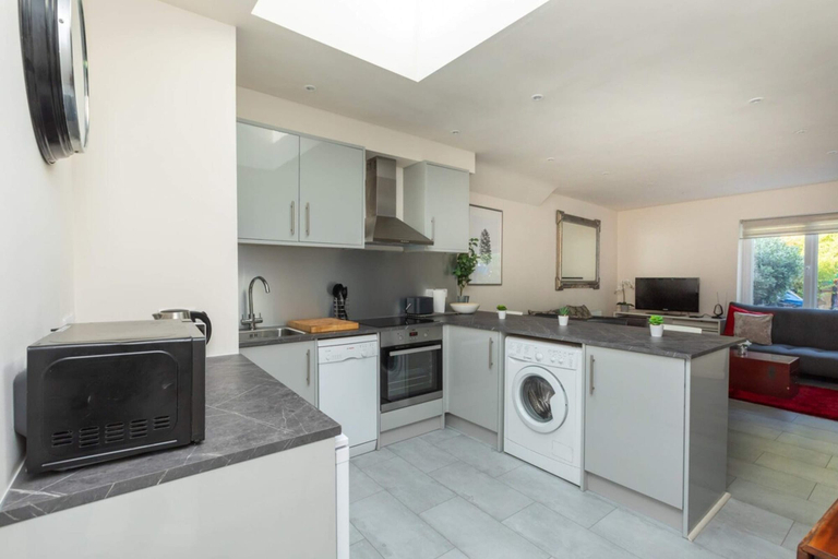 Others 3, Bright & Contemporary 1bedroom Annexe - Herne Hill!, London