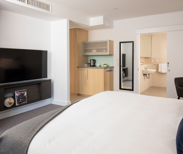 Bedroom 3, Oaks Glenelg Plaza Pier Suites, Adelaide