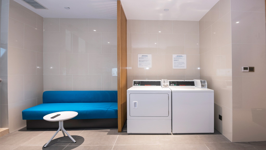 Bathroom 4, Holiday Inn Express LUANCHUAN by IHG, Luoyang