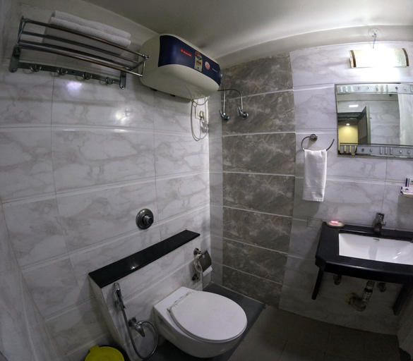 Bathroom 3, Hotel Corporate Inn, Patna
