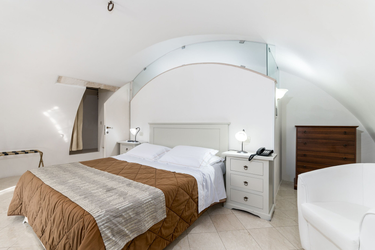 Bedroom 3, Hotel La Terra, Brindisi
