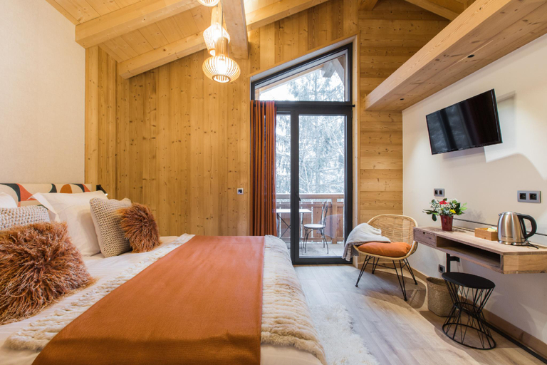 Others 5, Chalet sur les monts Morzine, Haute-Savoie