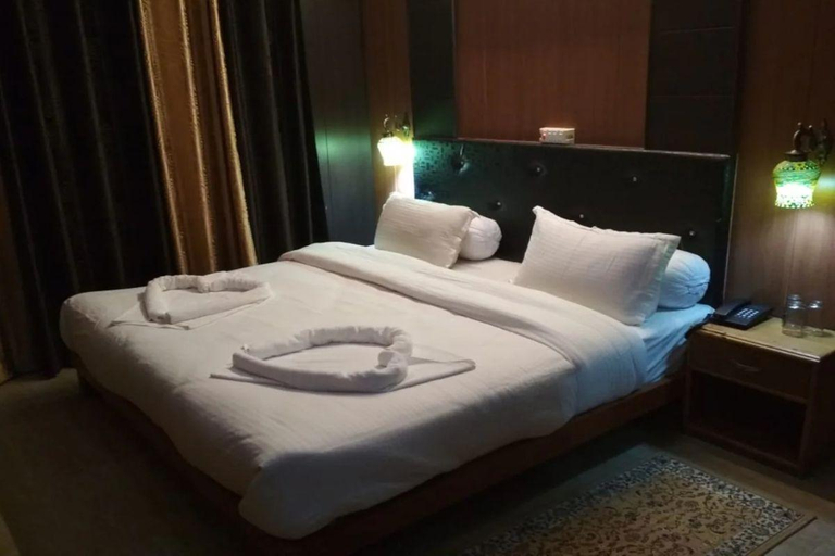 Bedroom 2, Hotel Montana Crowne Residency, Mukteshwar, Nainital