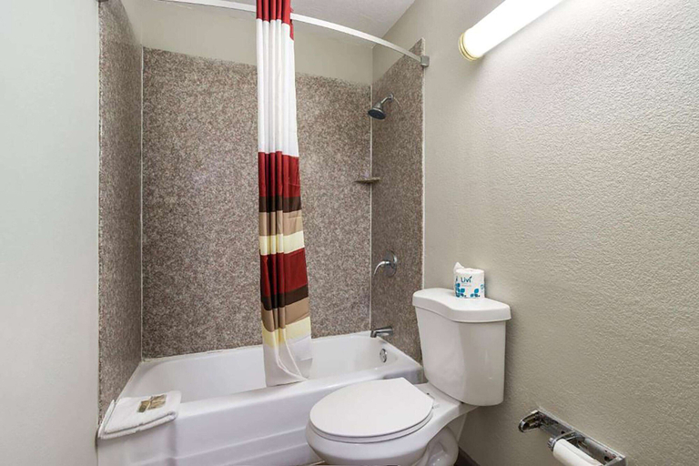 Bathroom 4, Baymont by Wyndham Socorro, Socorro