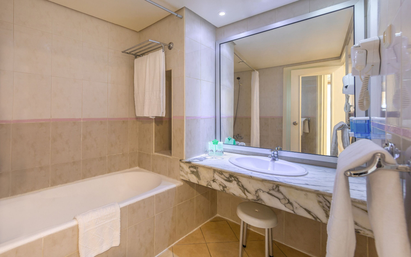 Bathroom 4, Marhaba Salem, Sousse Médina