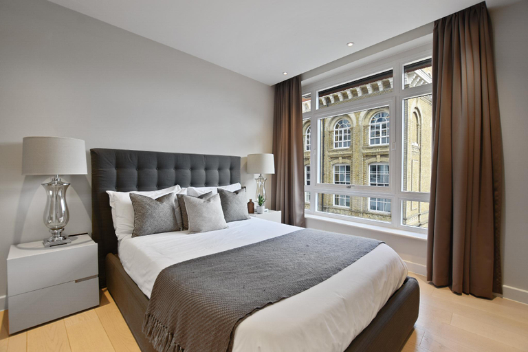Bedroom 4, VAUXHALL BRIDGE ROAD by Q Apartments, London