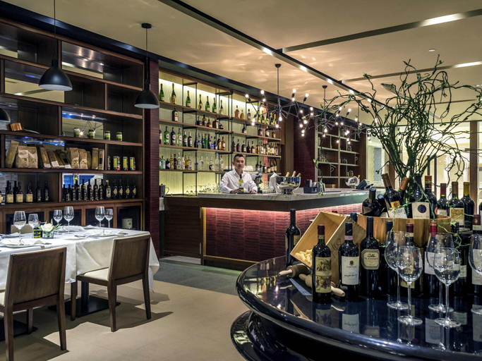Food & Drinks 3, Pullman Yangon Centerpoint, Yangon