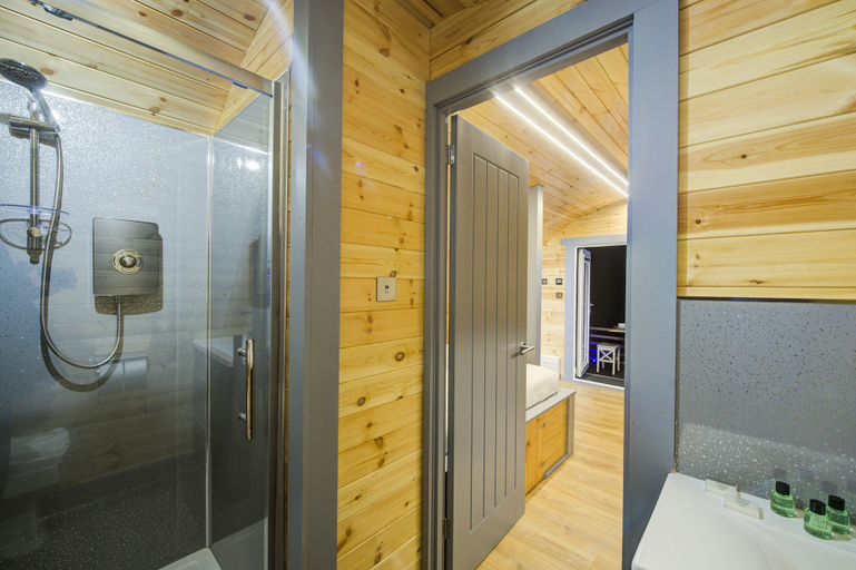 Bathroom 4, Onich Hotel, Highland