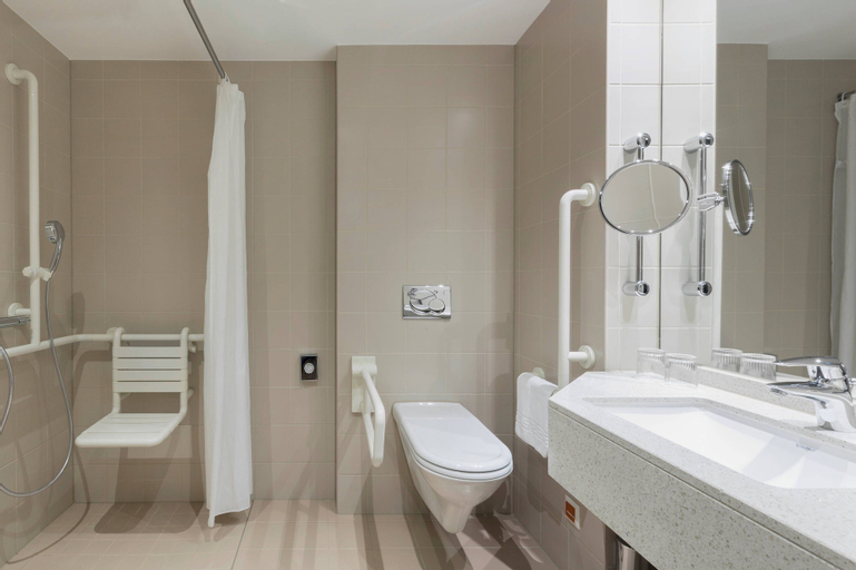 Bedroom 5, Courtyard by Marriott Basel, Liestal