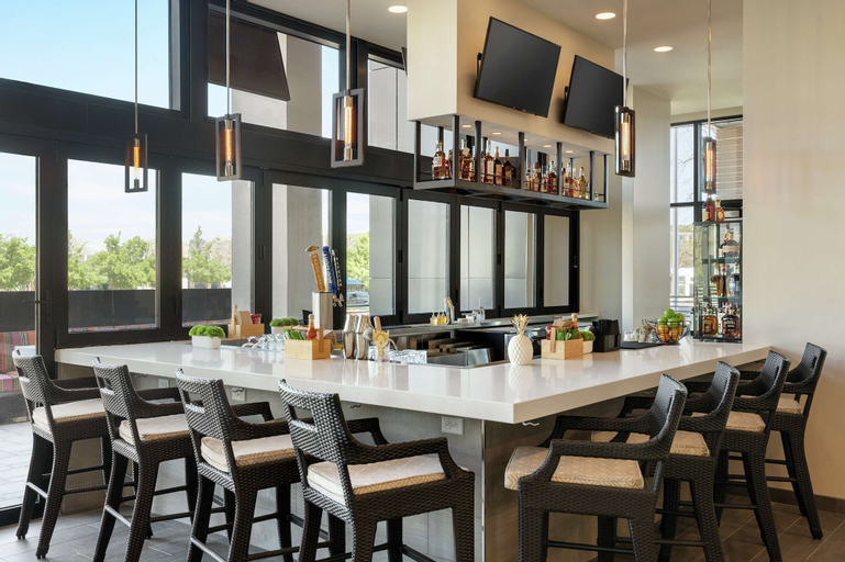 Food & Drinks 5, Home2 Suites By Hilton Woodland Hills, Los Angeles