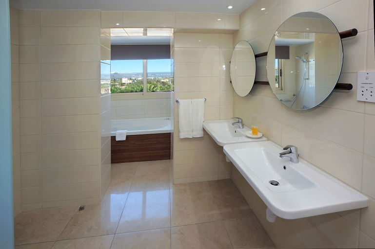 Bathroom 5, Nelia Beach Hotel & Spa