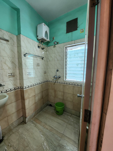 Bathroom 4, Hotel Priyanka International, Barddhaman