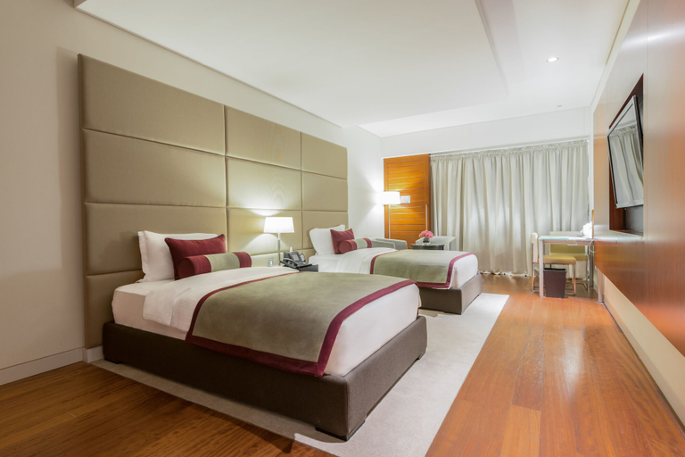 Bedroom 3, Oryx Airport Hotel, Doha