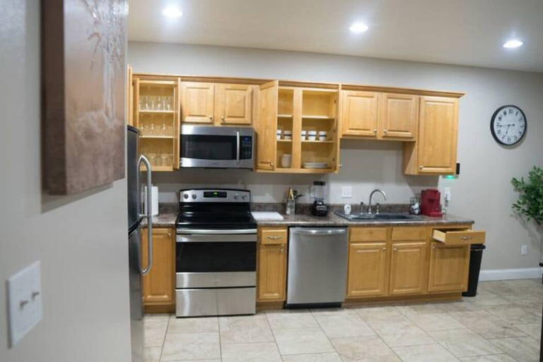 Others 5, Unit C, Jackson