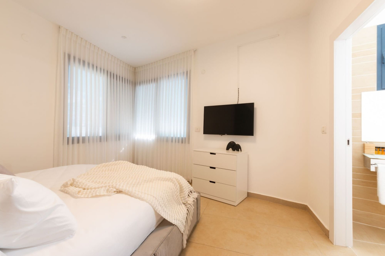 Bedroom 2, Huge Pampering Villa 5 BR with Jacuzzi