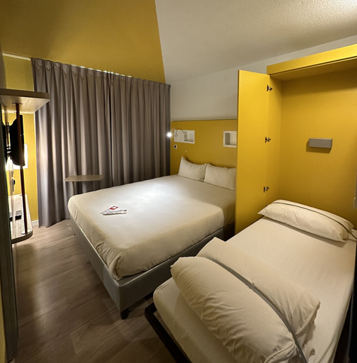 Bedroom 4, ibis budget Cahors, Lot