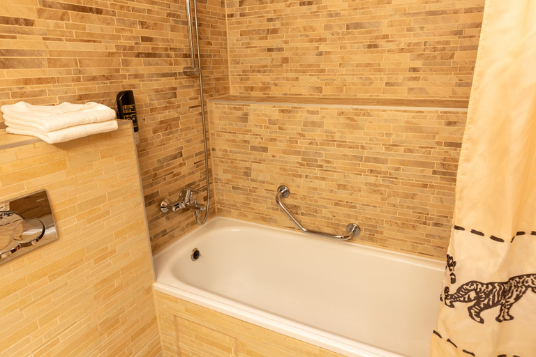 Bathroom 4, Max Inn Hotel, Bratislava III