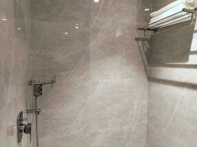 Bathroom 9