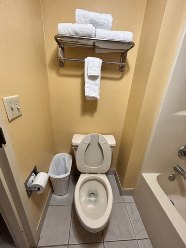 Bathroom 4, HomeTown Inn & Suites, Okaloosa