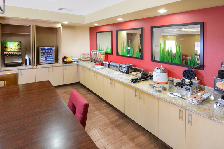 Food & Drinks 5, Towneplace Suites by Marriott Houston Westchase, Houston